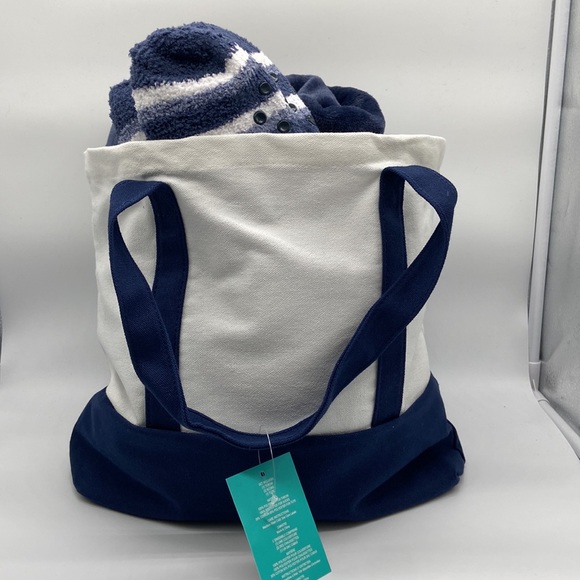 Canvas Tote Bag Throw Blanket & Socks Gift Set - Picture 3 of 3